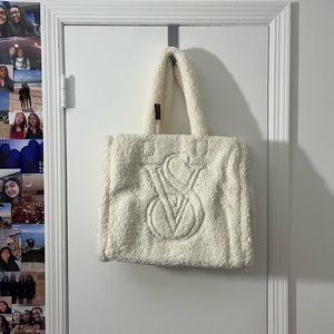 victoria’s secret sherpa tote, new with tags